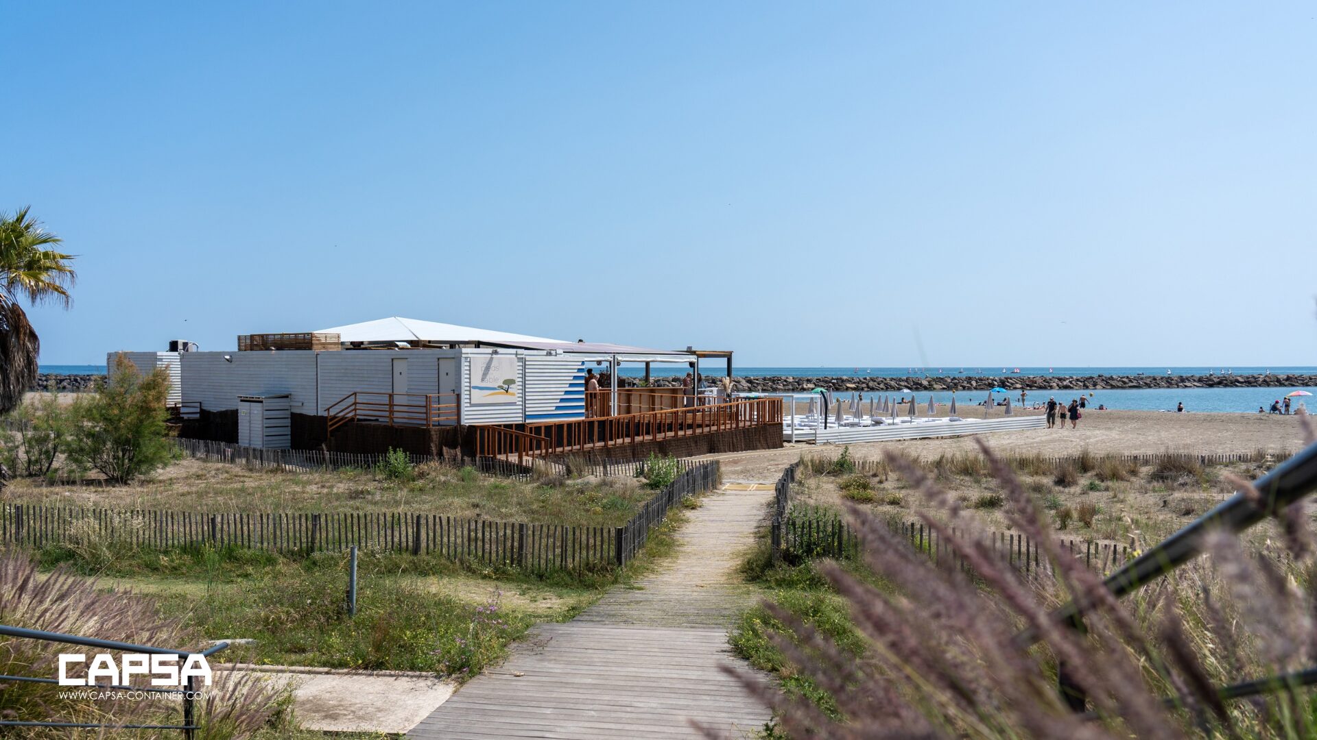 Restaurant plage Pieds dans le sable