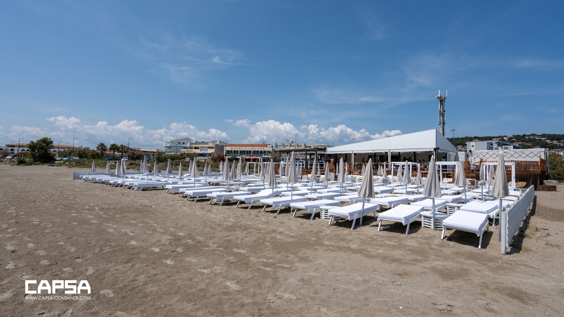 Restaurant plage Pieds dans le sable